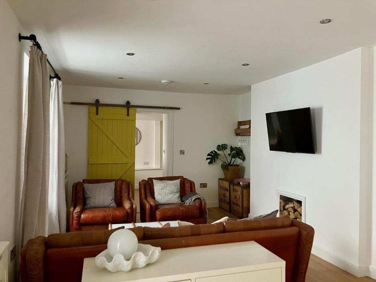 Berachah - Garden With Hot Tub Sleeps 6 *