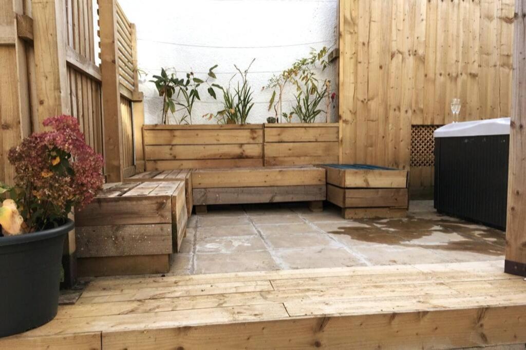 Berachah - Garden With Hot Tub Sleeps 6 *